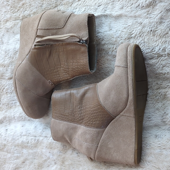 Toms Size 9 Suede Wedge Ankle Booties Womens Desert Tan Brown Shoes Leather - Picture 6 of 9